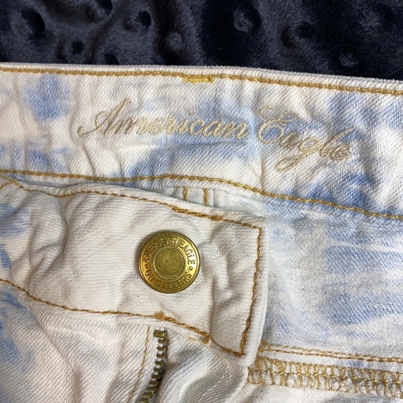 AEO Stone / Acid Washed Denim Shorts - Size 6 - Picture 3 of 13